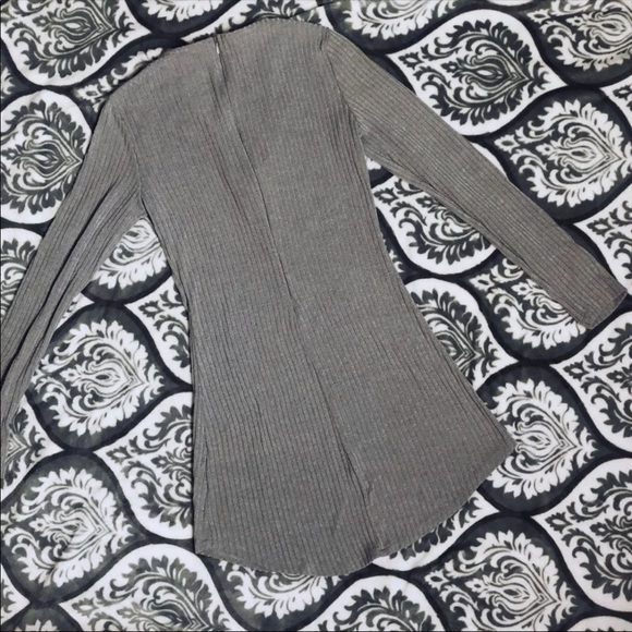 Gray ribbed lattice neck top size small - Picture 5 of 6